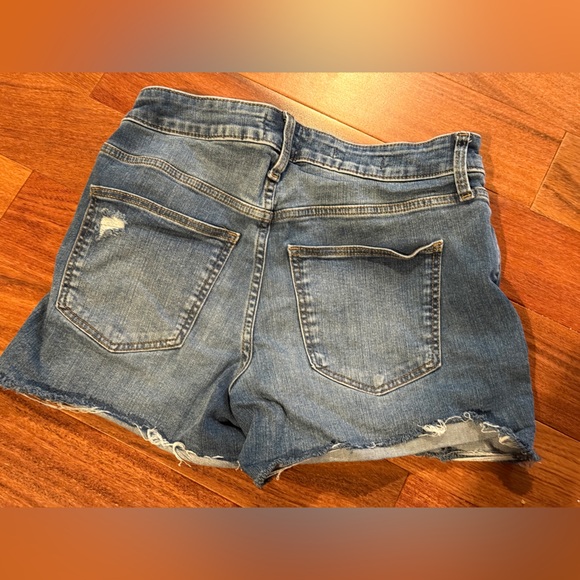 Universal Thread Ripped Blue Jean Shorts Size 6/28 - Picture 2 of 3